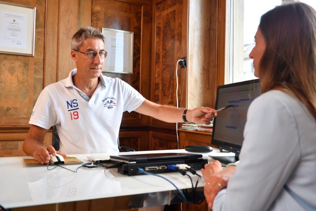 Dank unserer telemedizinischen Beratung müssen Sie nicht eigens nach Zürich kommen, um einen erfahrenen Sportarzt zu konsultieren.